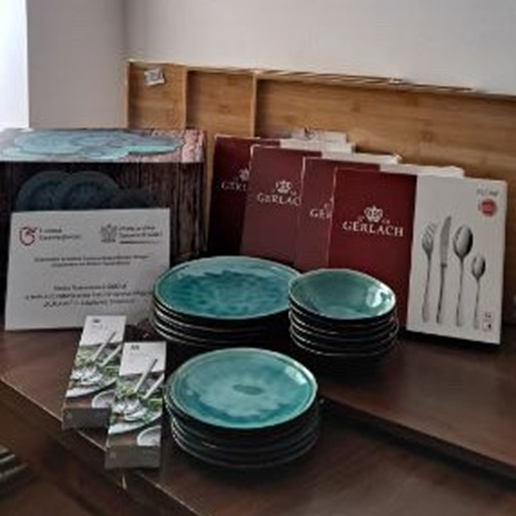 Zestaw naczyń zakupionych w ramach projektu