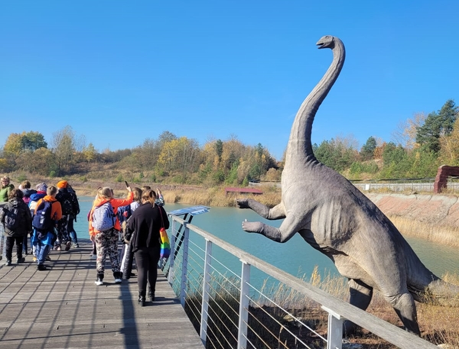 Dinozaur w parku