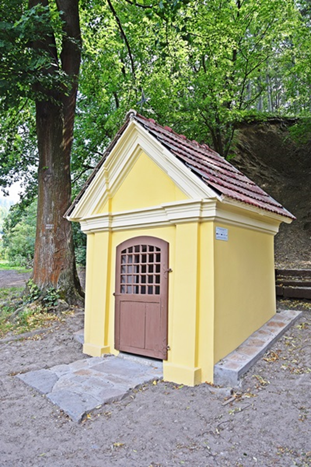 Kapliczka Maryjna z 1699 r. Fot. B. Adamska