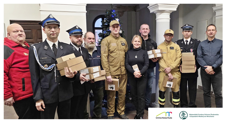 Przedstawiciele OSP z Wójt Adrianną Mierzejewską Przedstawiciele OSP z Wójt Adrianną Mierzejewską