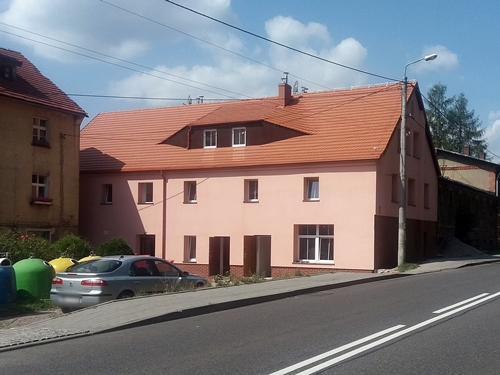 Budynek po termomodernizacji w Ludwikowicach Kł.