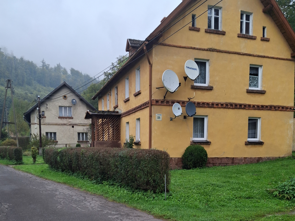 7. Domy kowali nr 225 i 225a z 1890 r. (autor E. Kawałkowa)